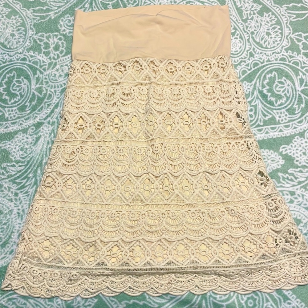 Solitaire lace skirt, size medium. No stains. Non smoking home/environment